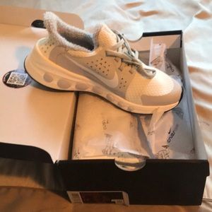 Nike cruzrone nib 7.5 sneaker